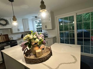 65 Lynnwood Ln, Worcester, MA 01609