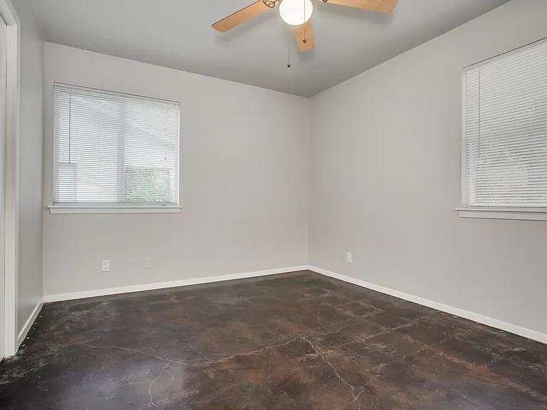 2300 Trailside Drive — Photo 8