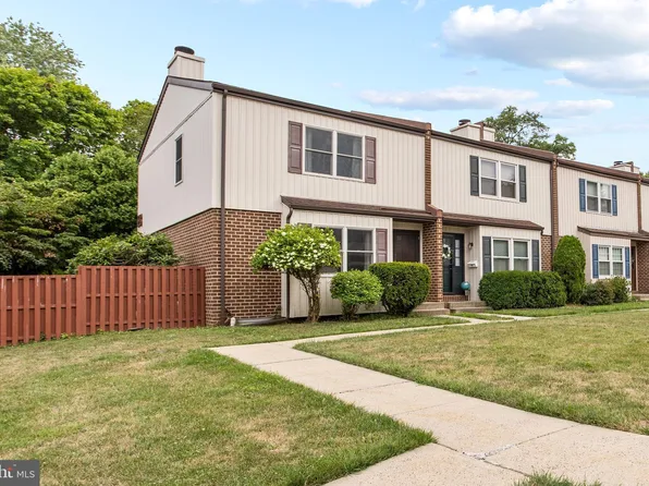 E13 Carver Pl, Lawrenceville, NJ 08648