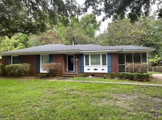 1330 N Sherwood Dr, Charleston, SC 29407