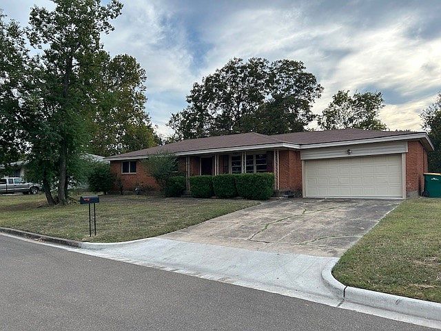 1st image of 104 N Emberwood Dr