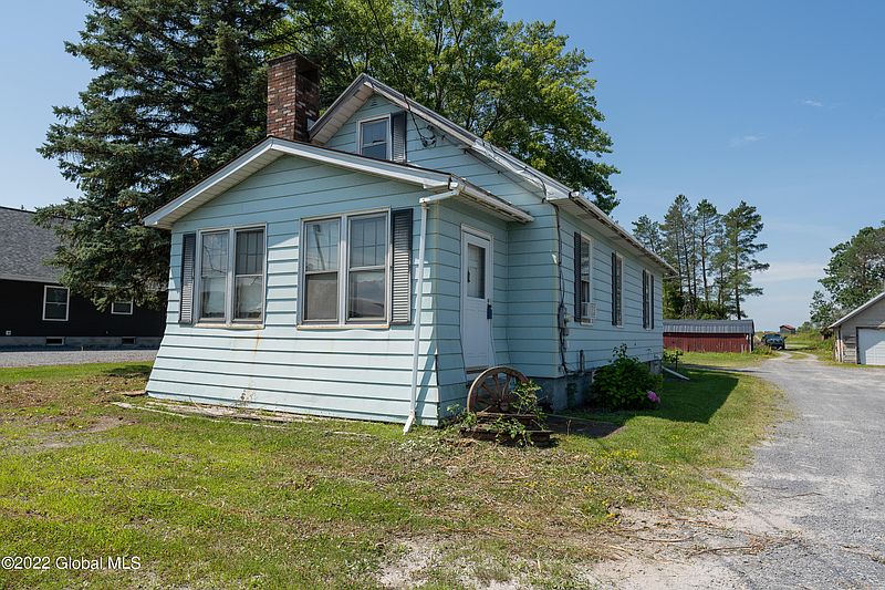 2nd image of 4696 State Highway 30
