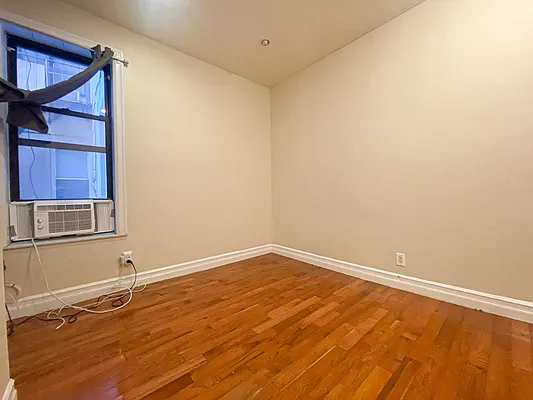 Rented by Sidewalk Realty LLC | media 11