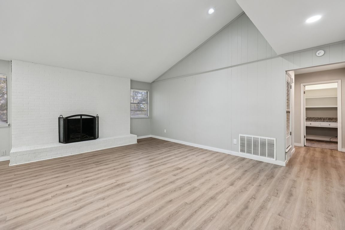 next background image