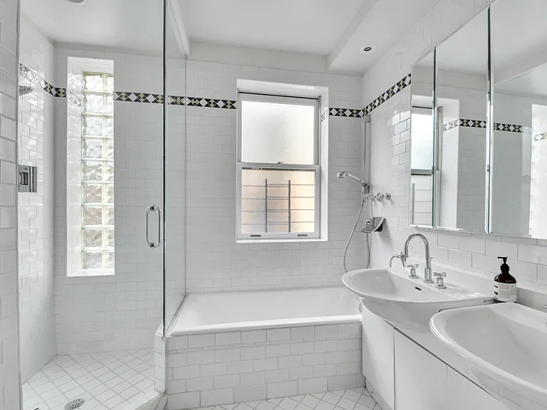 157 E 81st St #8 — Photo 11
