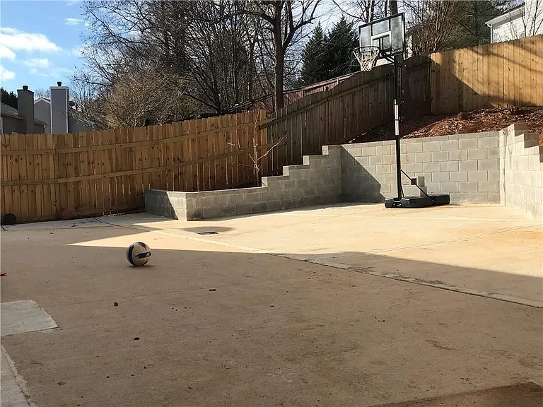 6135 Pattingham Dr — Photo 16