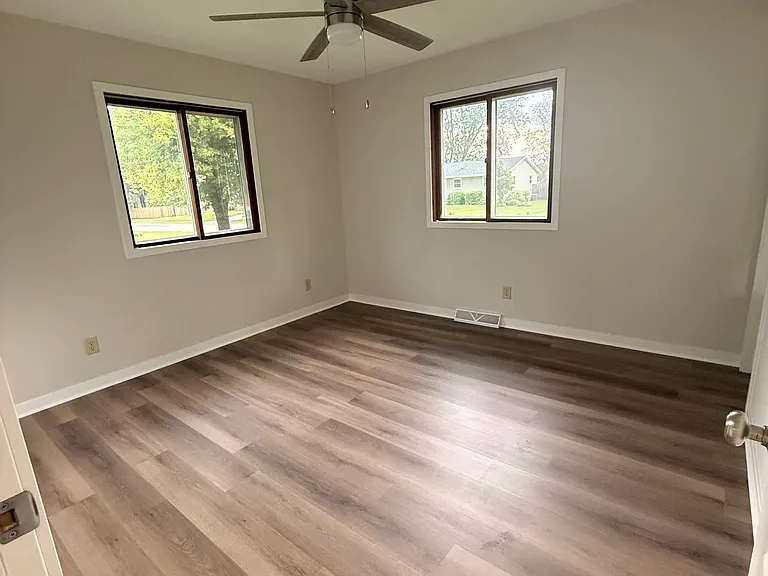 205 Hilltop Cir — Photo 11