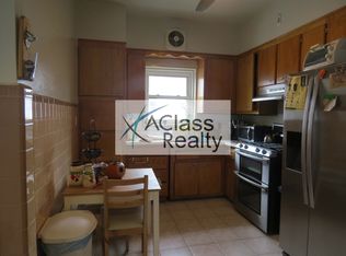 3040 36th St, Astoria, NY 11103