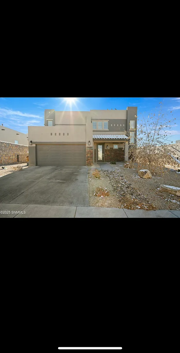 Photo 1 of 54 - 2622 E Springs Rd - Las Cruces, NM Primary Photo - 2622 E Springs Rd