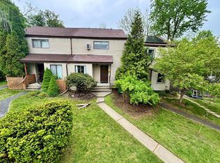 29 Sycamore Dr, Beacon, NY 12508