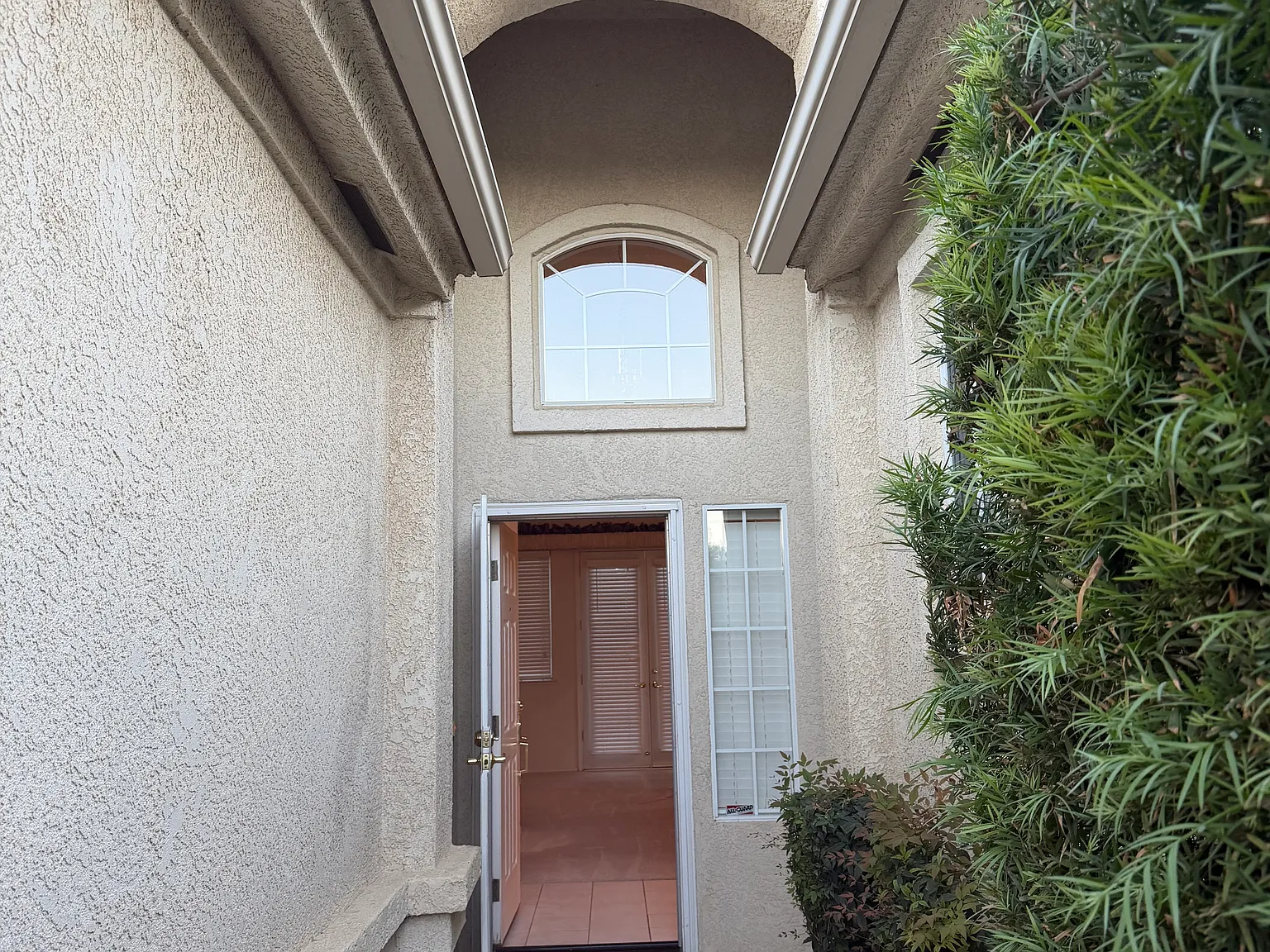 3 bed, 1445 sqft, $2,350 — Photo 3