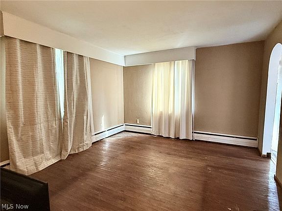 3rd image of 515 Harding Ave SW