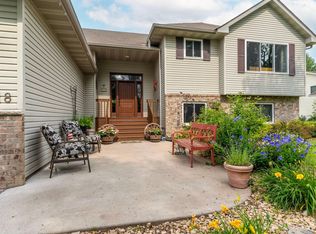 618 Nelson Ct, Center City, MN 55012
