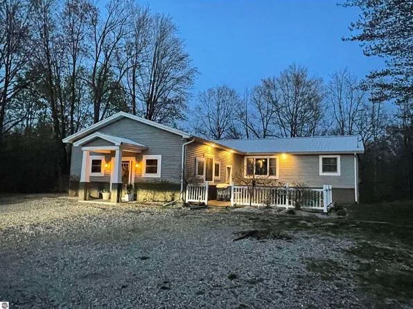 2980 Old State Rd, Weidman, MI 48893