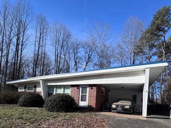 3306 Brown Pond Ln, Boonville, NC 27011