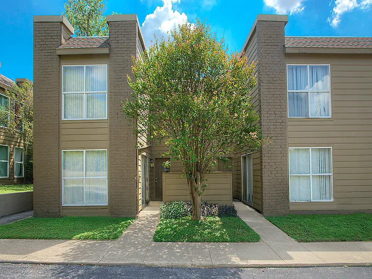 CrestWind Townhomes and Apartments — Photo 36
