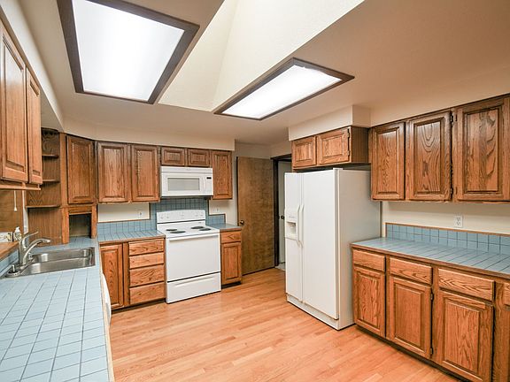 5th image of 1524 Thomas St NW