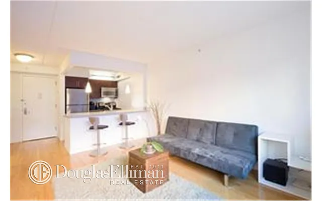 Rented by Douglas Elliman | media 25