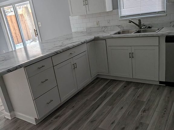 4th image of 1655 Parkinson Dr