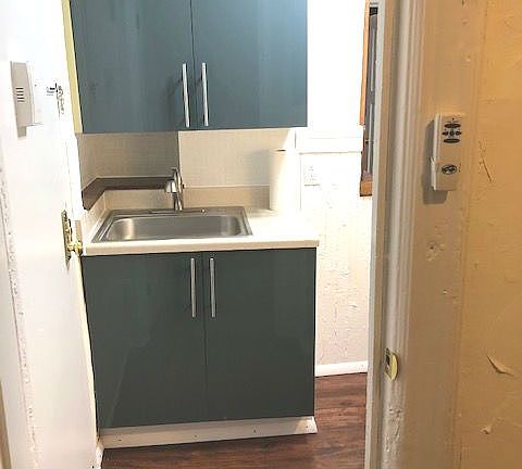 3rd image of 342 E 13th St APT 15