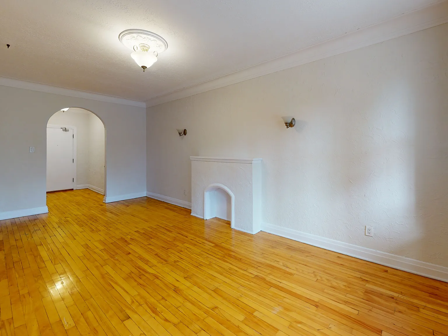 335 Metcalfe — Photo 2