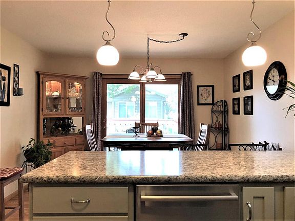 3rd image of 3305 Rosehill Pl