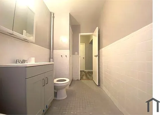 1031 Manor Ave #2 — Photo 6