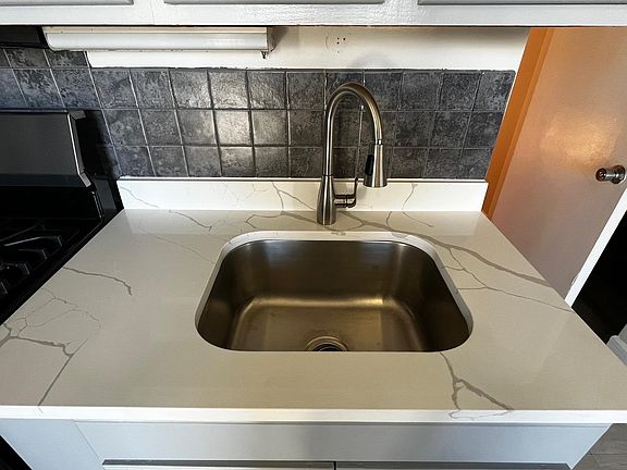 5th image of 4920 S Vincennes Ave APT 3F