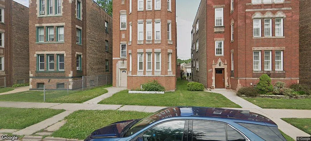 3 bed, 950 sqft, $1,550 — Photo 1