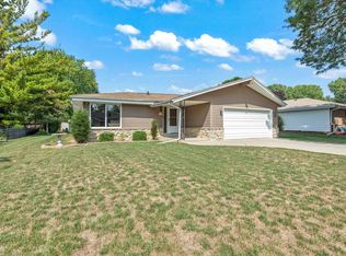 W170S7151 Meadow Dr, Muskego, WI 53150