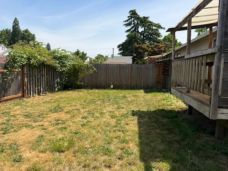 5535 SW Lombard Ave #B — Photo 27