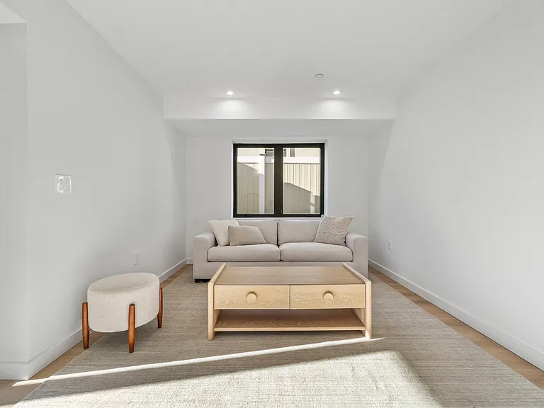 222 Washington Pl — Photo 18