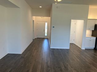 6139 Rawlins Rd, Okahumpka, FL 34762