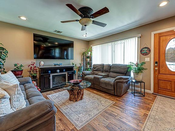 5th image of 8 Oswego Drive