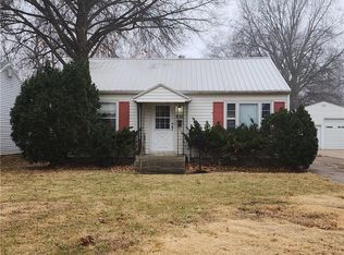 3137 SW Sena Dr, Topeka, KS 66604