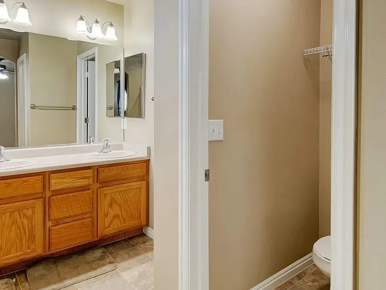 173 E Fiddlers Canyon Rd #11 — Photo 16