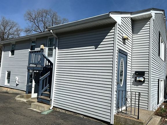 2nd image of 10 Edgemere Rd