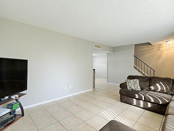 5th image of 3131 W Loma Ln