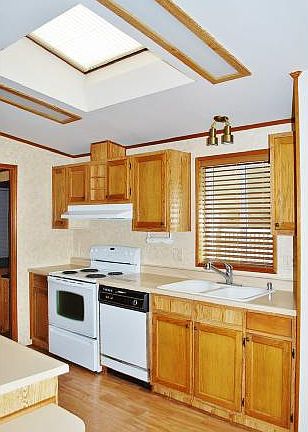 4th image of 14204 NE 10th Ave Unit 14