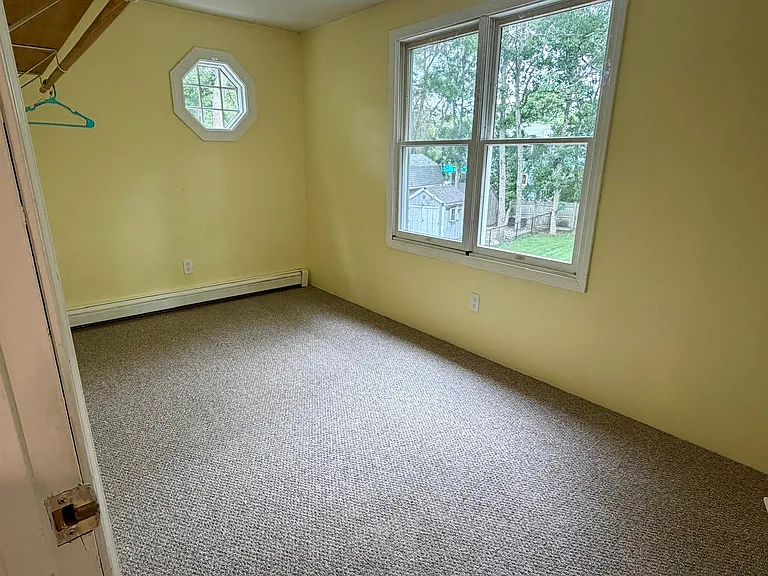 12 Anthony Dr — Photo 9