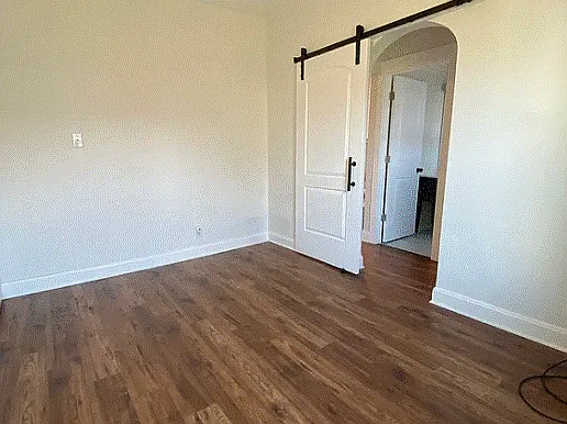 246 5th St NW #5 — Photo 4