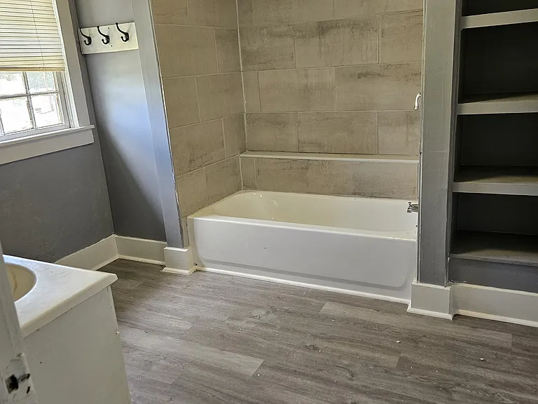 204 Buchanan St — Photo 5