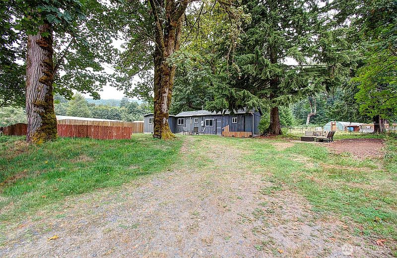 4th image of 16790 Lewis River Road
