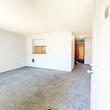 3rd image of 2512 Crystal Springs Rd W #2