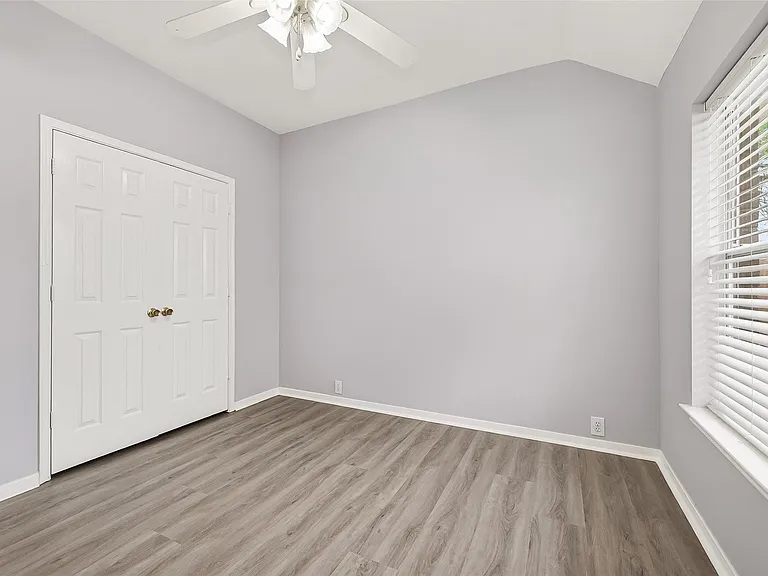 3135 Silver Cedar Trl — Photo 31