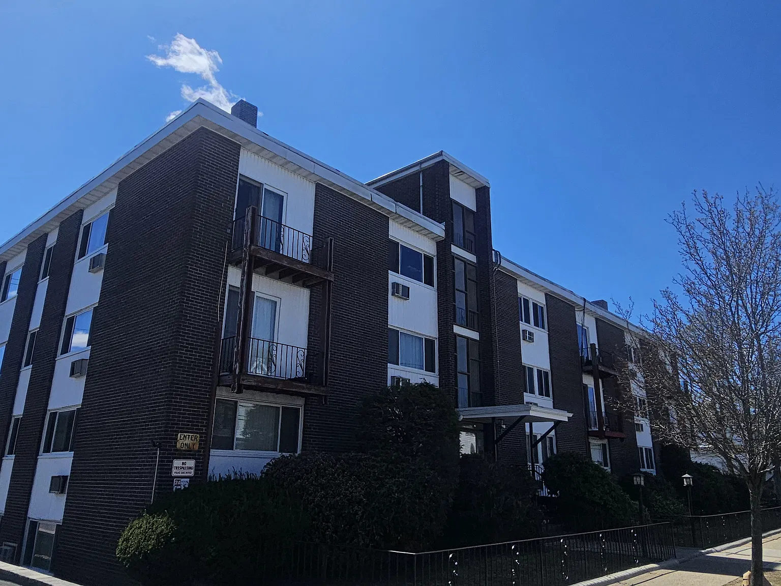 101 Waite St — Photo 1