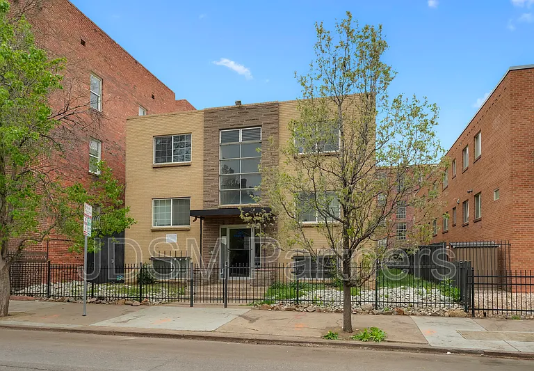 1415 N Pearl St #102 — Photo 11