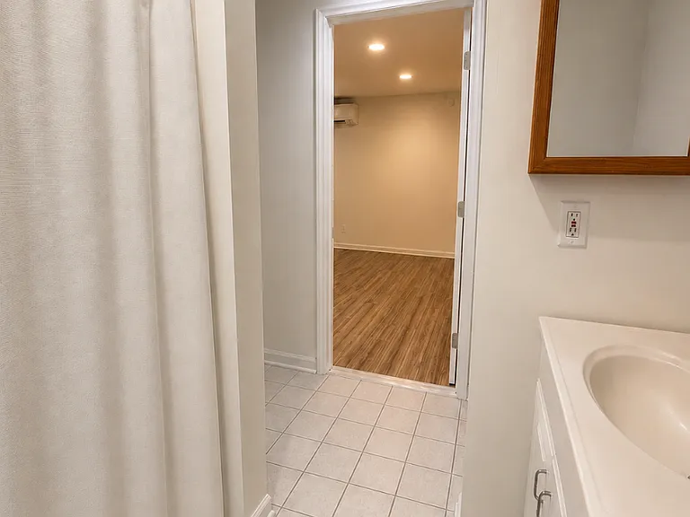 406 Cedar Lane Rd #B — Photo 10