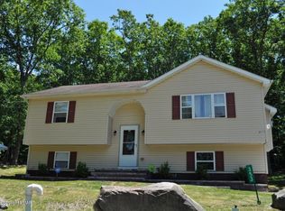 353 Overlook Dr, East Stroudsburg, PA