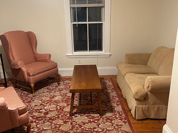 4th image of 220 Bedford St